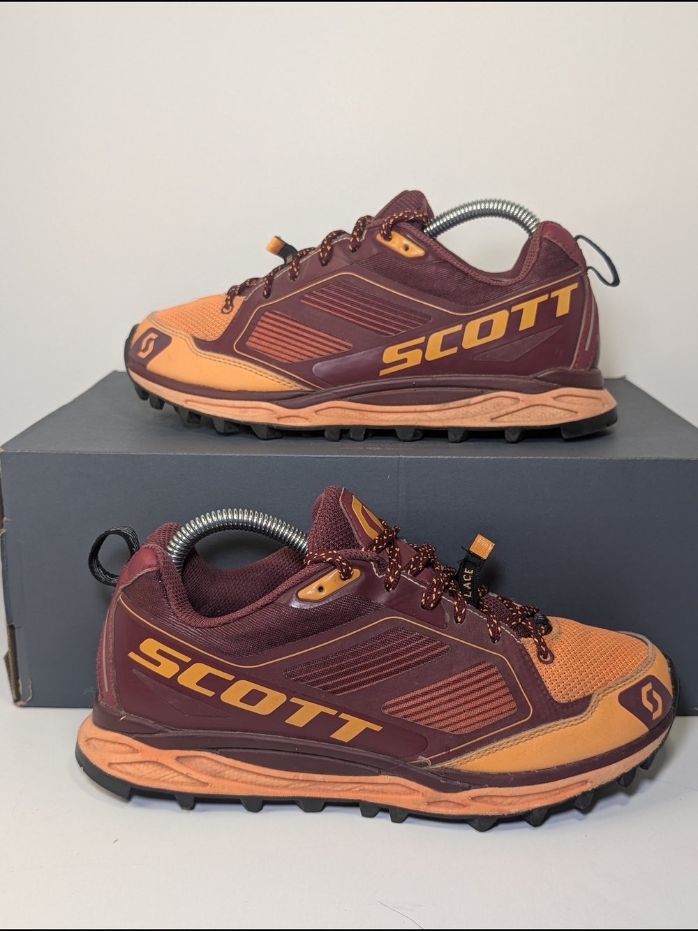 SCOTT Kinabalu Supertrac Women'SCOTT Men’s Orange & Burgundy Trail Running Shoes